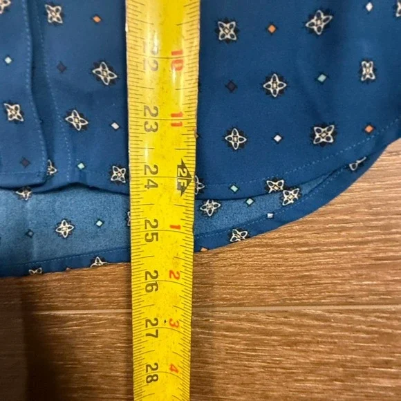 UNTUCKit Women's Natalie Button Front Shirt Blue Geometric Print 0 Classic - Picture 12 of 14